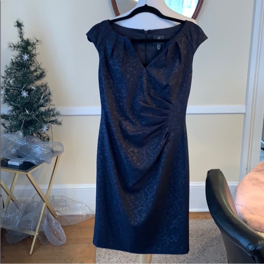 Adrianna Papell Size 4 Gorgeous Navy Blue dress